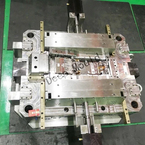 Moulage par injection en plastique des véhicules à moteur fait sur commande p...